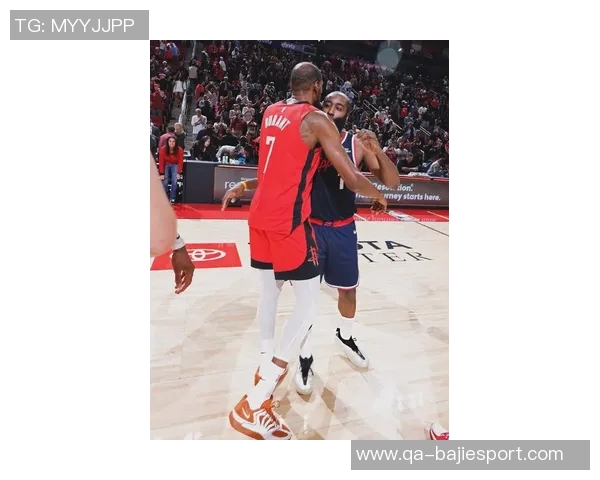 火箭球迷期待重聚哈登与杜兰特晒球衣P图引发热议