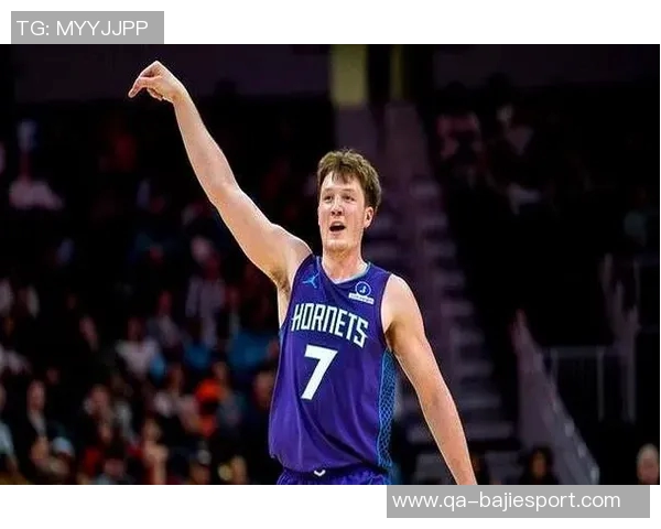 克尼佩尔表现出色助力球队胜利12投7中三分命中率高达55 克尼佩尔表现出色助力球队胜利12投7中三分命中率高达55